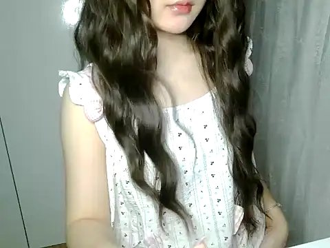 Snapshot of Annabelle-e chatting on 07.19.26 Annabelle-e online show from 07.19.26