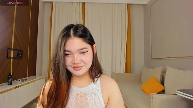 yummmymommy online show from 10.10.25