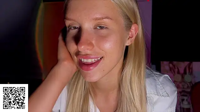 Snapshot of ElysiaXo chatting on 11.09.25 ElysiaXo online show from 11.09.25