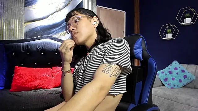 christina vamp1 online show from 10.15.25