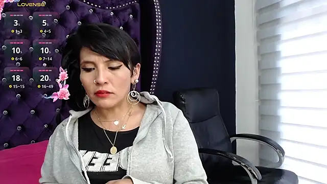 Daniahot  online show from 09.12.25