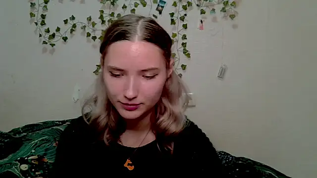  kikiclark   online show from 10.29.25