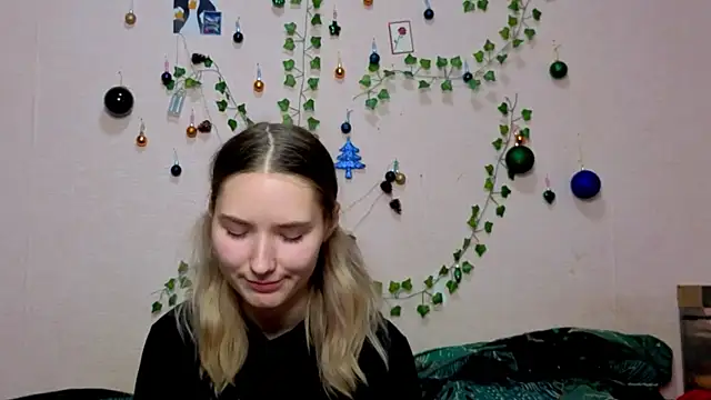  kikiclark   online show from 01.08.26