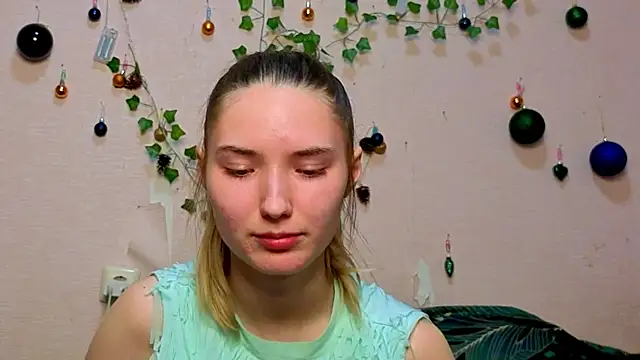 Snapshot of _kikiclark__ chatting on 02.15.26 kikiclark online show from 02.15.26