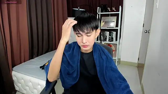 xxxhugecocktwinkxxx online show from 10.06.25