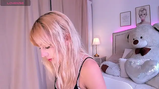 Mayajhons online show from 11.19.25