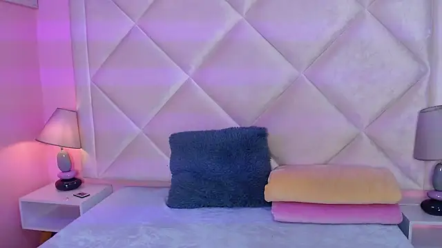 Snapshot of Miaa_Smithh__ chatting on 10.29.25 Miaa Smithh online show from 10.29.25