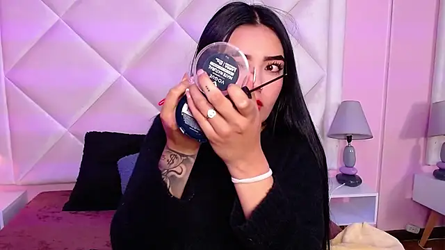 Snapshot of Miaa_Smithh__ chatting on 11.11.25 Miaa Smithh online show from 11.11.25