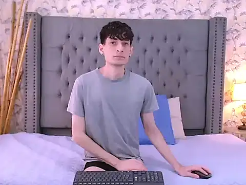 Snapshot of Luke_Carter chatting on 09.17.25 Luke Carter online show from 09.17.25