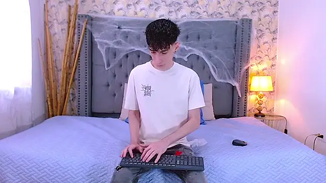 Snapshot of Luke_Carter chatting on 10.09.25 Luke Carter online show from 10.09.25