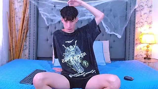 Snapshot of Luke_Carter chatting on 10.16.25 Luke Carter online show from 10.16.25