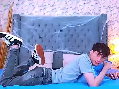 Snapshot of Luke_Carter chatting on 10.23.25 Luke Carter online show from 10.23.25