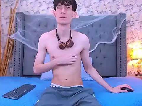 Snapshot of Luke_Carter chatting on 10.31.25 Luke Carter online show from 10.31.25