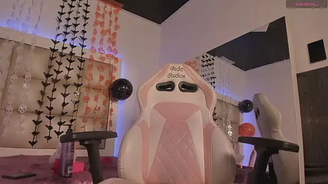 Snapshot of Valkiria_js chatting on 10.08.25 Valkiria js online show from 10.08.25