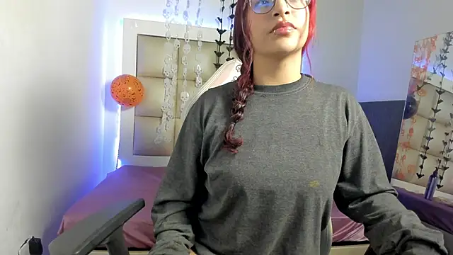 Snapshot of Valkiria_js chatting on 10.21.25 Valkiria js online show from 10.21.25