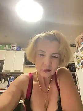 Snapshot of VasylynaLove421 chatting on 09.08.25 VasylynaLove421 online show from 09.08.25