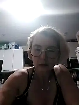 Snapshot of VasylynaLove421 chatting on 09.12.25 VasylynaLove421 online show from 09.12.25