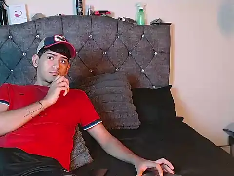 Snapshot of logan_willyams_ chatting on 09.20.25 logan willyams  online show from 09.20.25