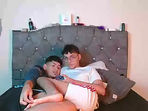 Snapshot of logan_willyams_ chatting on 09.29.25 logan willyams  online show from 09.29.25