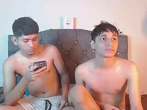 Snapshot of logan_willyams_ chatting on 10.16.25 logan willyams  online show from 10.16.25