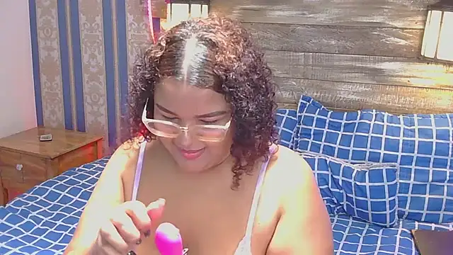 NicolBonnie online show from 10.04.25