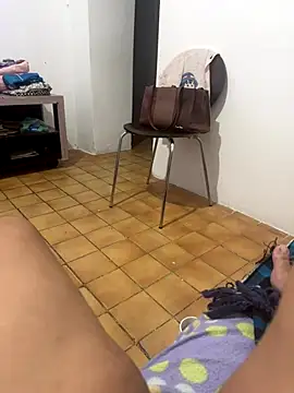 Snapshot of SecretBrunette chatting on 10.09.25 SecretBrunette online show from 10.09.25