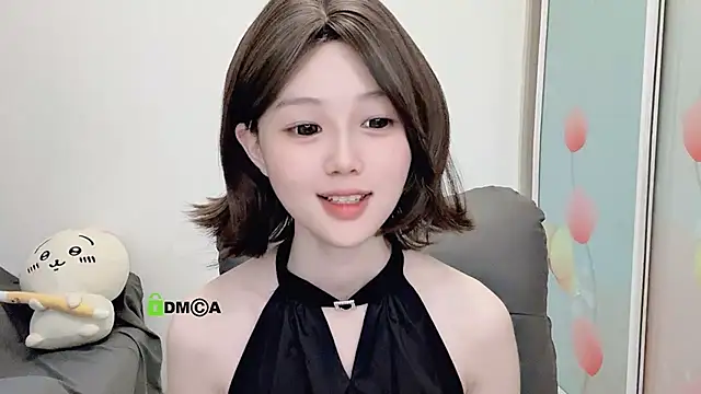 Snapshot of gummy-candy chatting on 10.12.25 gummy-candy online show from 10.12.25