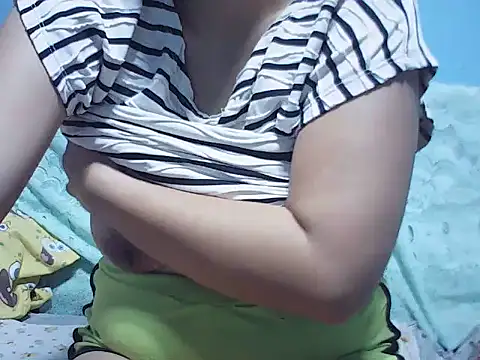 Snapshot of Horny_miya1989 chatting on 10.30.25 Horny miya1989 online show from 10.30.25