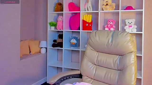 Lynn Martin online show from 09.30.25