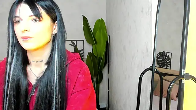 Snapshot of Lynn_Martin chatting on 05.03.26 Lynn Martin online show from 05.03.26