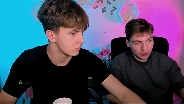 travis wolf  online show from 12.04.25