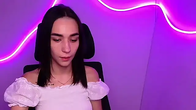 Snapshot of Bella_Night4 chatting on 09.15.25 Bella Night4 online show from 09.15.25