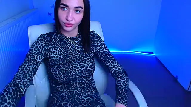 Snapshot of Bella_Night4 chatting on 09.23.25 Bella Night4 online show from 09.23.25