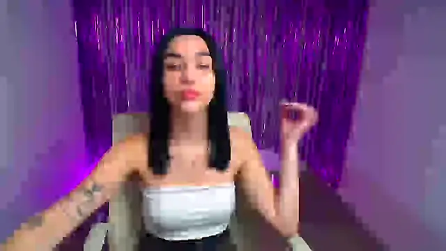 Snapshot of Bella_Night4 chatting on 10.03.25 Bella Night4 online show from 10.03.25