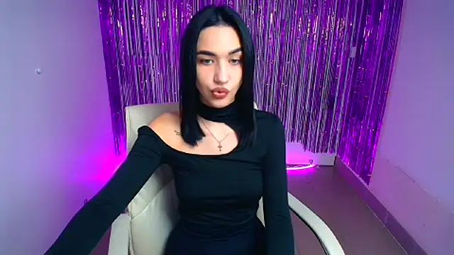 Snapshot of Bella_Night4 chatting on 10.06.25 Bella Night4 online show from 10.06.25