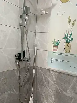 Snapshot of Winnie-1016 chatting on 12.14.25 Winnie-1016 online show from 12.14.25