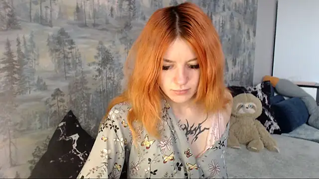 Snapshot of __Elina__ chatting on 09.17.25 Elina online show from 09.17.25