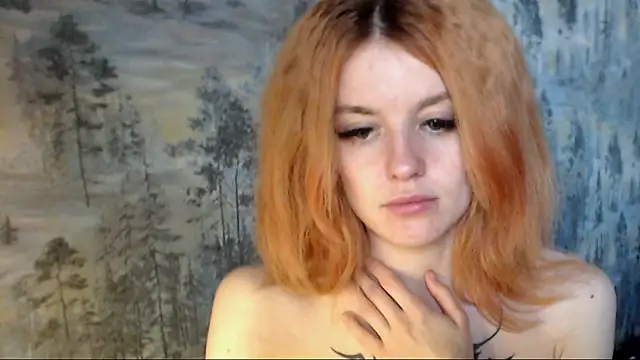 Snapshot of __Elina__ chatting on 09.30.25 Elina online show from 09.30.25