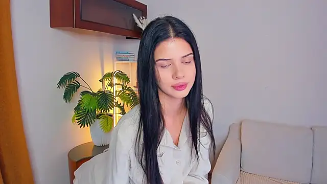 JoCauterucci online show from 09.20.25