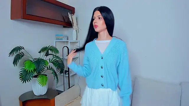 JoCauterucci online show from 10.12.25