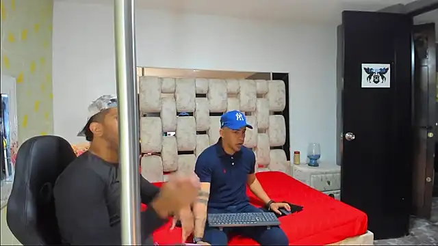 AngelAndChris online show from 09.10.25