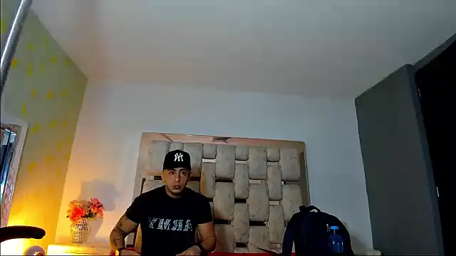 AngelAndChris online show from 09.11.25