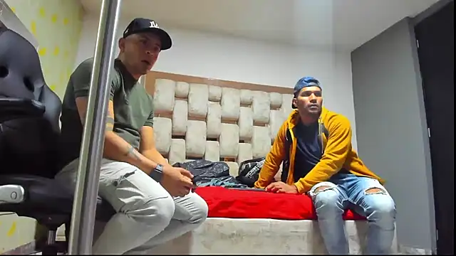 AngelAndChris online show from 09.13.25