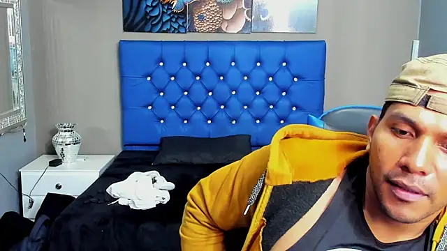 AngelAndChris online show from 09.23.25