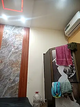 SaraBust online show from 10.20.25