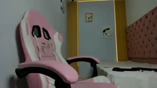 Jax Maliq online show from 10.19.25