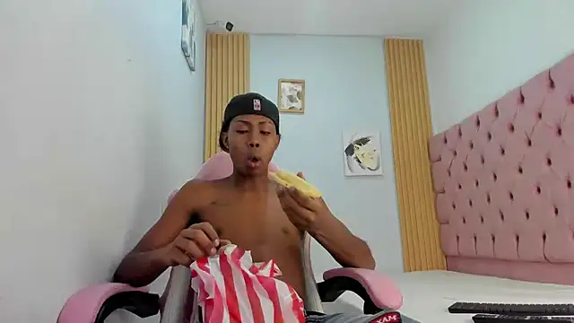 Jax Maliq online show from 10.30.25