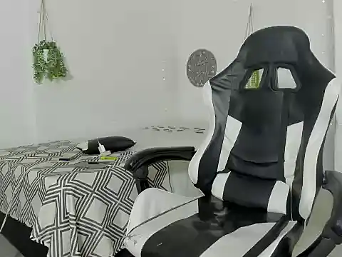 Jax Maliq online show from 11.07.25