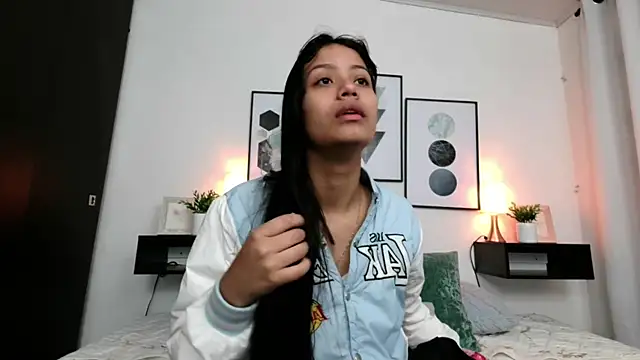 Snapshot of Rodriguez_Gabi chatting on 09.13.25 Rodriguez Gabi online show from 09.13.25