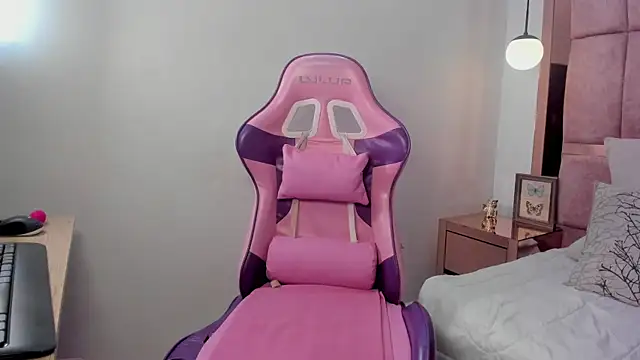 Snapshot of kate_lua chatting on 09.17.25 kate lua online show from 09.17.25